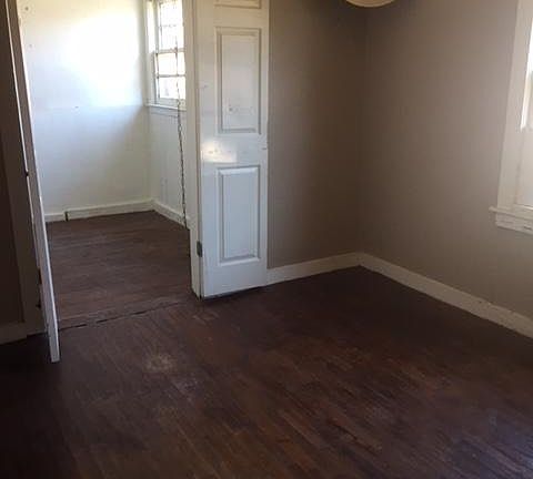 2nd image of 419 W 50th St