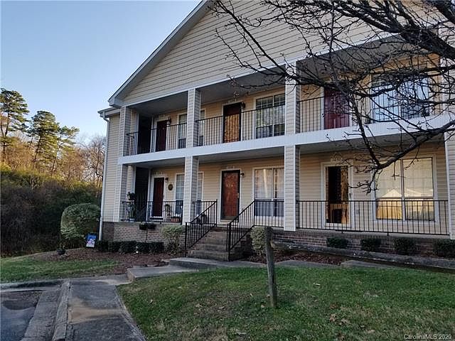 1st image of 1050 Surry Ln