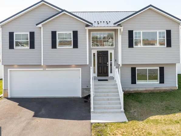 303 Alcott Ave, Inwood, WV 25428