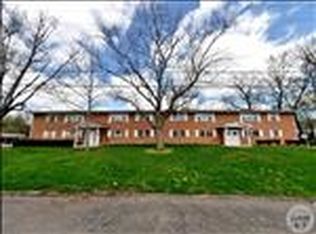 20 Grand Valley Dr, Springfield, IL 62702