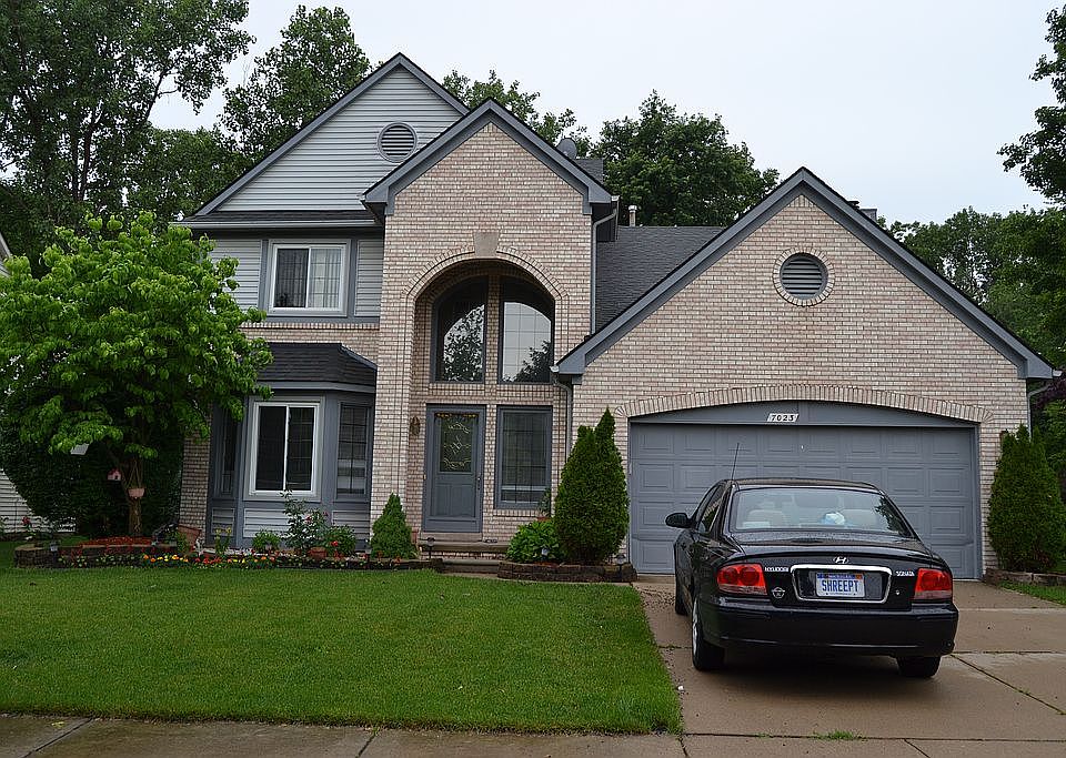 1st image of 7023 Foxcreek Dr #16