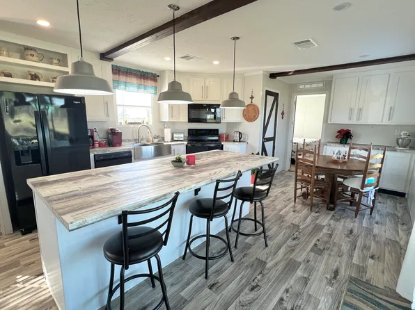 260 Charlie Sanford Rd, Seminary, MS 39479