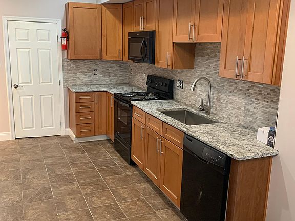 5th image of 418 N Lakewood Ave