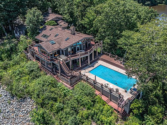 4th image of 1211 Mill Creek Ln