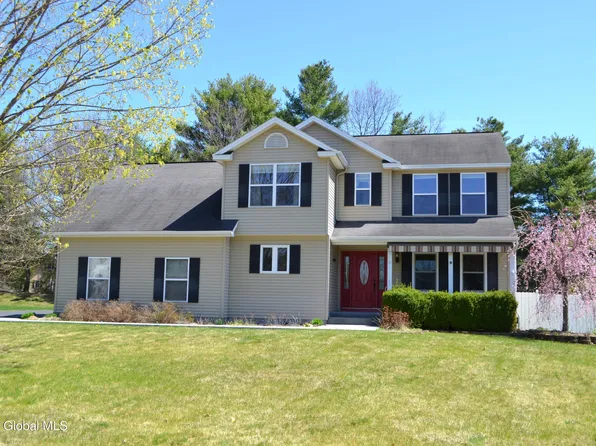 32 Pheasant Way, South Glens Falls, NY 12803
