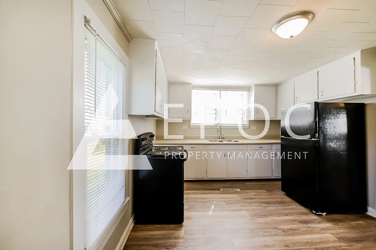 300 Piedmont Ave — Photo 2