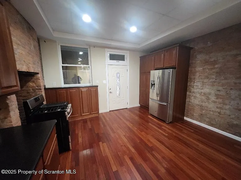 98 N Franklin St #1 — Photo 13