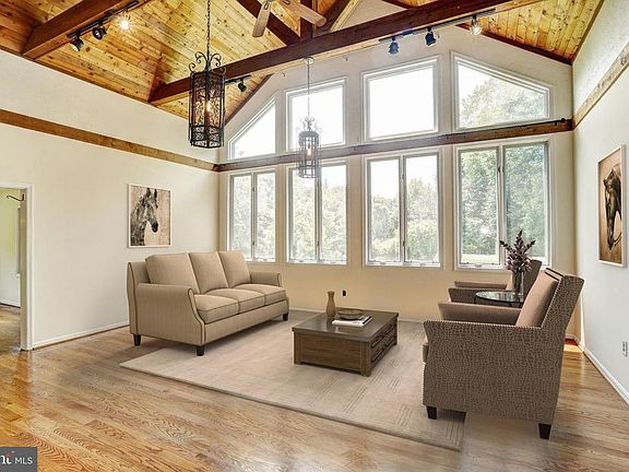 4th image of 3435 Kings Retreat Ct