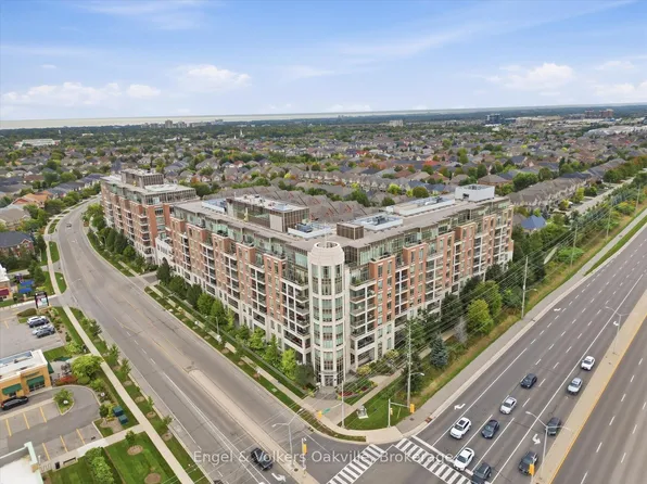 2470 Prince Michael Dr #611, Oakville, ON L6H 0G9