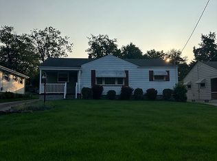 230 W Hopewell Dr, Struthers, OH 44471