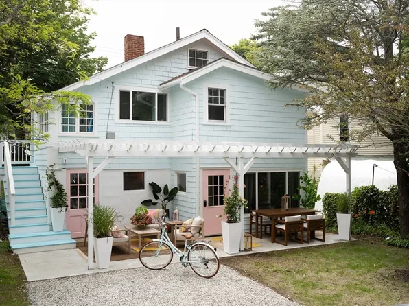 582 Nantasket Ave, Hull, MA 02045