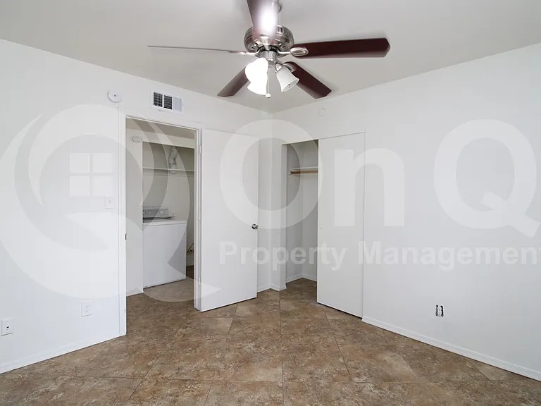1224 E Huntington Dr — Photo 15