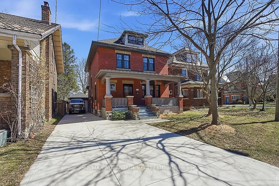 1st image of 258 Ridout St S