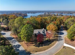 201 Winding Oaks Dr, Seneca, SC 29672