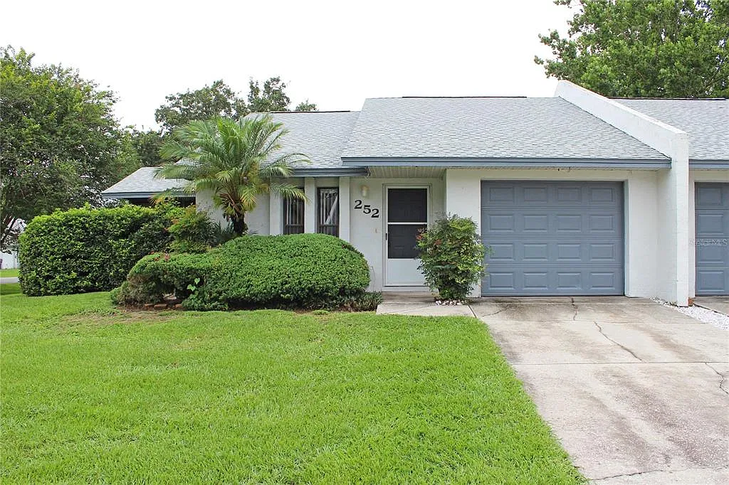 2 bed, 2.0 bath, 925 sqft, $1,650 — Photo 2
