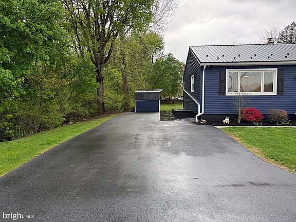 3rd image of 107 Fairview Rd