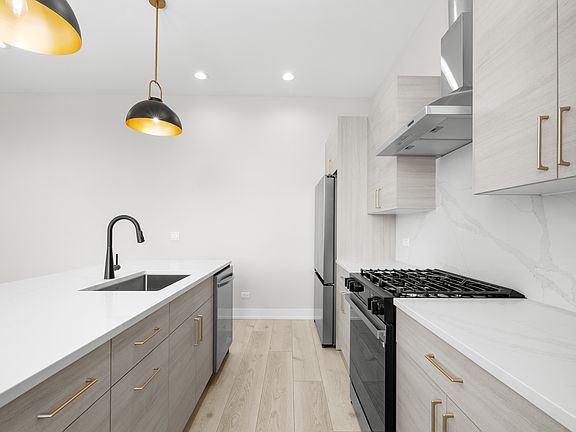 4th image of 1331 W Taylor St #3W