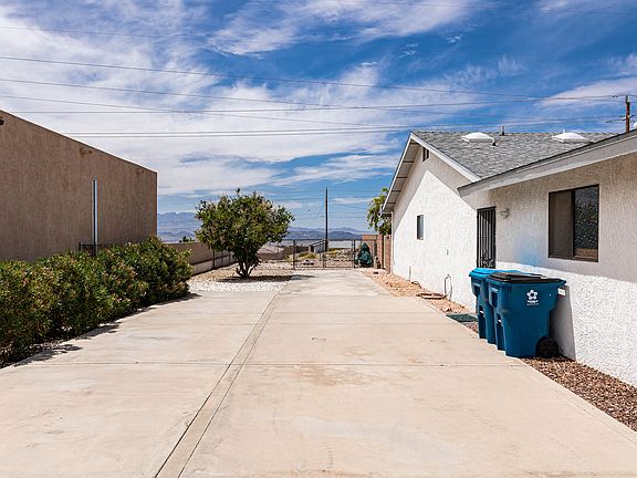 2nd image of 1031 Pueblo Dr