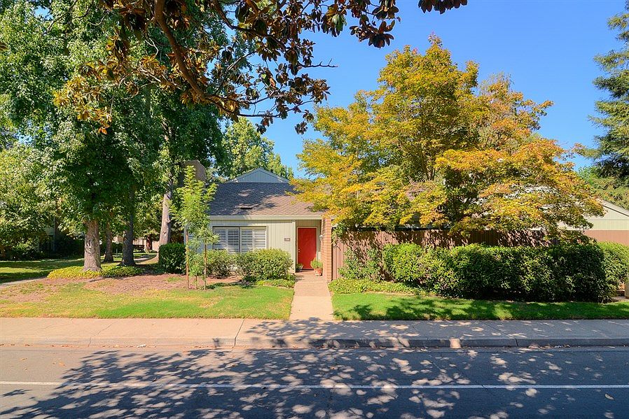 1st image of 708 Elmhurst Cir