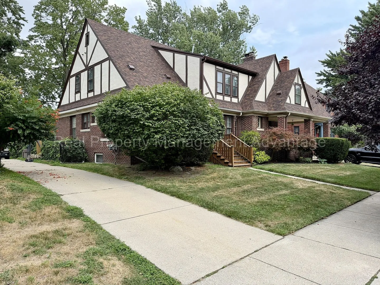 1622 Crooks Rd. — Photo 1