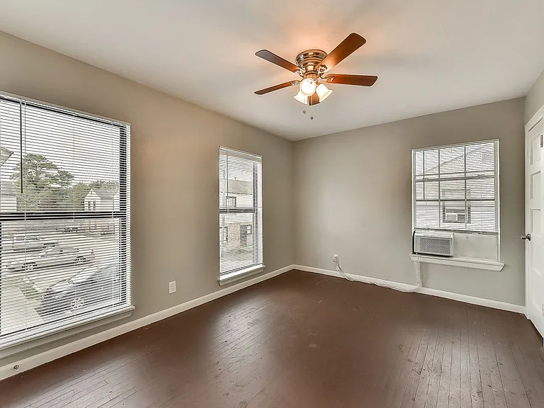4515 E Side Ave — Photo 14