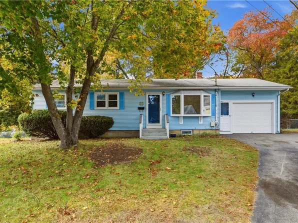 60 Ideal Ct, Warwick, RI 02818
