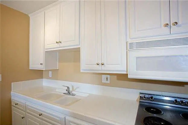 1645 Emerald St #1L — Photo 27