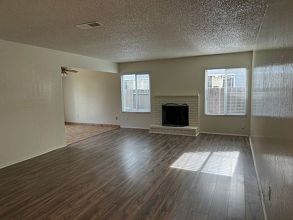 3rd image of 103 E Lake Dr