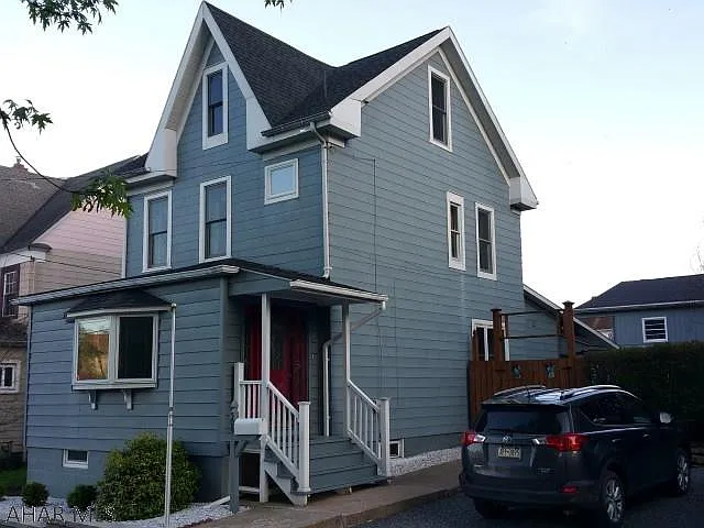 509 W 20th St photo 1