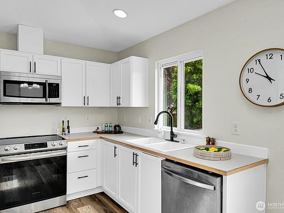 5th image of 6110 51st Street NE