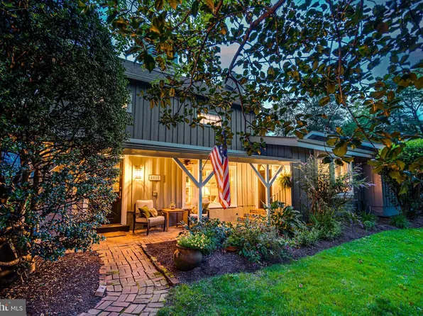 4018 Roberts Rd, Fairfax, VA 22032