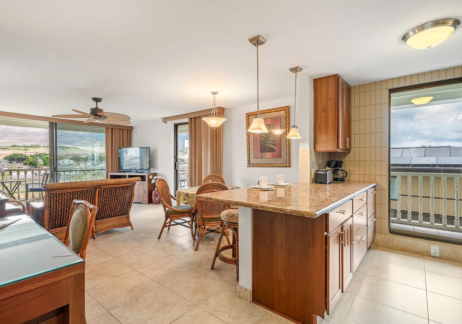 Lahaina Shores Fully Furnished One Bedroom — Photo 1
