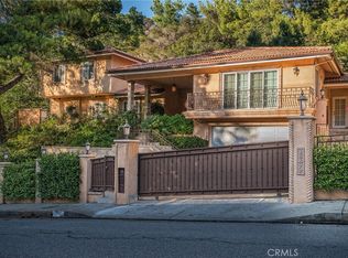 16677 Calneva Dr, Encino, CA 91436