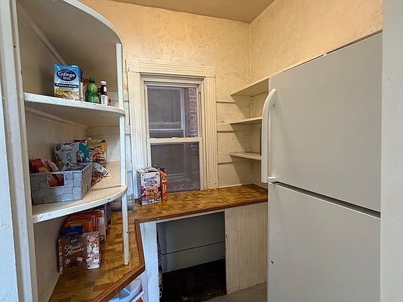 5th image of 18 Dudley St #2
