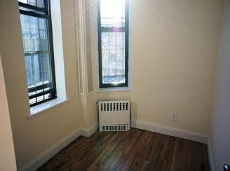 2nd image of 21 Leroy St APT 20