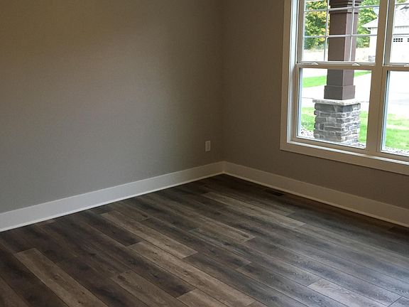 2nd image of 23585 Laurel Glen Ave #31