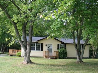 1116 Rebecca Dr, Burns, TN 37029