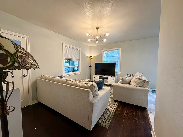 4603 Cambridge Rd — Photo 4