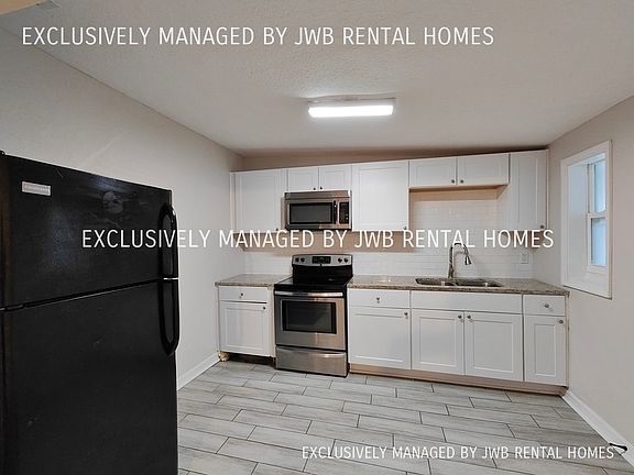 4th image of 1359 30th St W #4