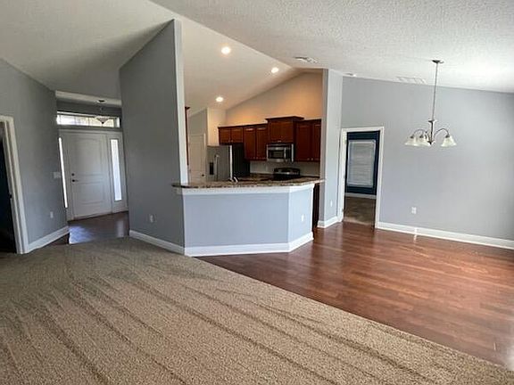 4th image of 486 SW Kaabe Ave