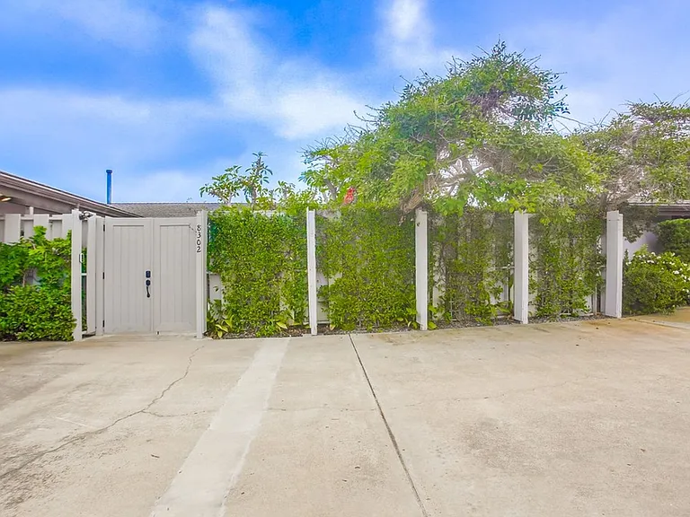 8302 Prestwick Dr — Photo 13