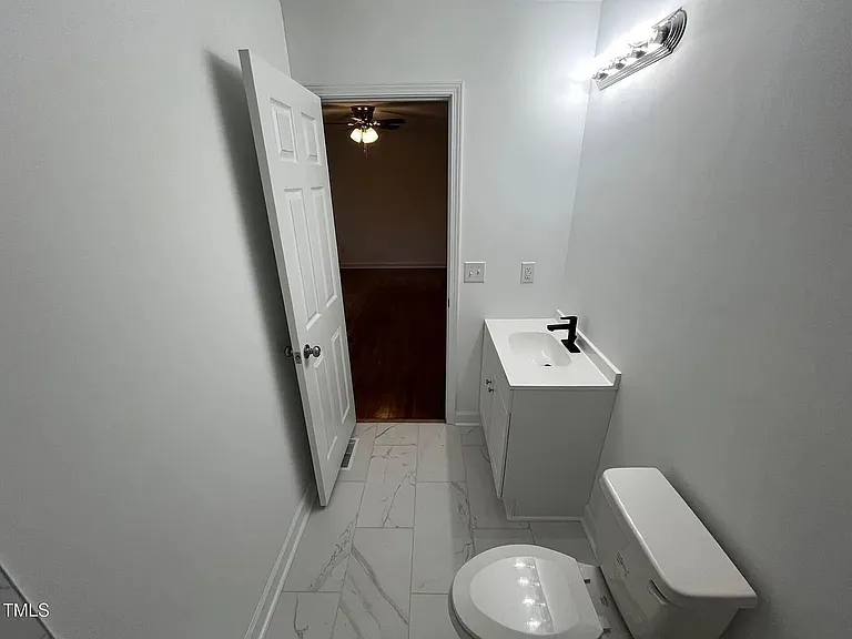 916 Forge Rd — Photo 36