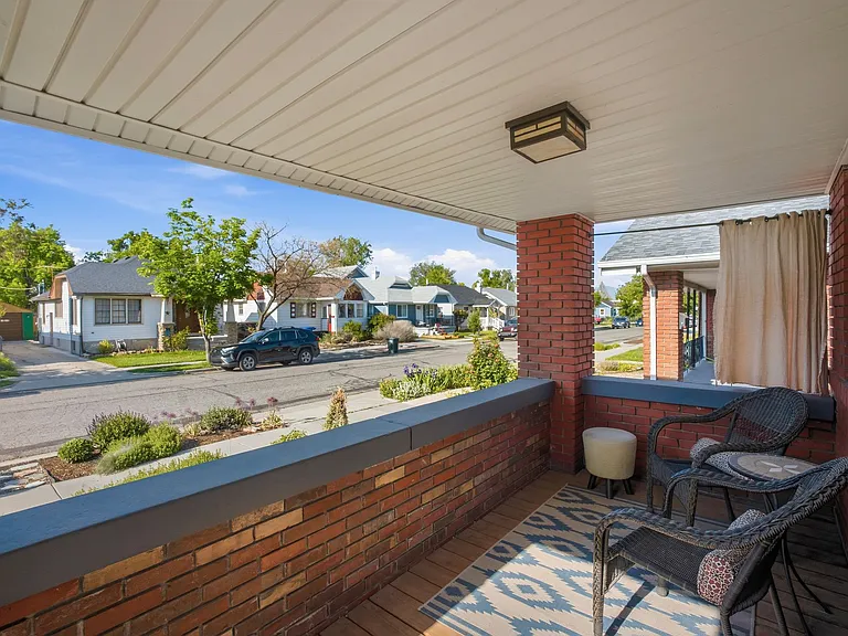 235 E Downington Ave — Photo 2