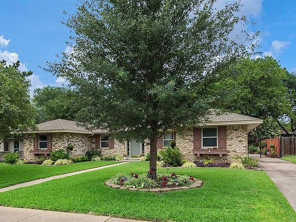 2nd image of 2127 Southmoor Dr