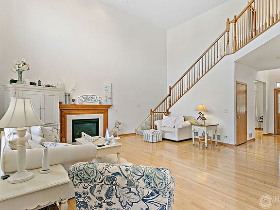 5th image of 1681 Vista Lake Dr