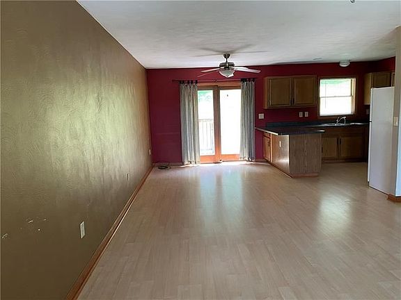 3rd image of 2640 Cromwell Hempfield Township