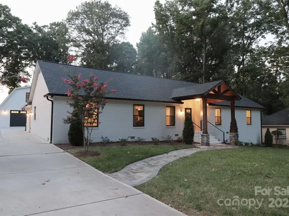 1118 Crestbrook Dr, Charlotte, NC 28211