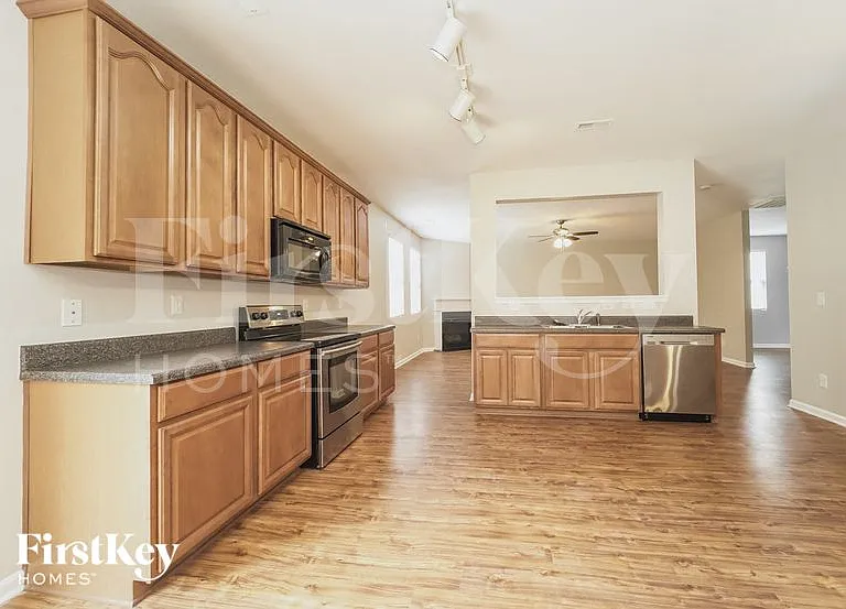 7302 Lamplighter Close Dr — Photo 6