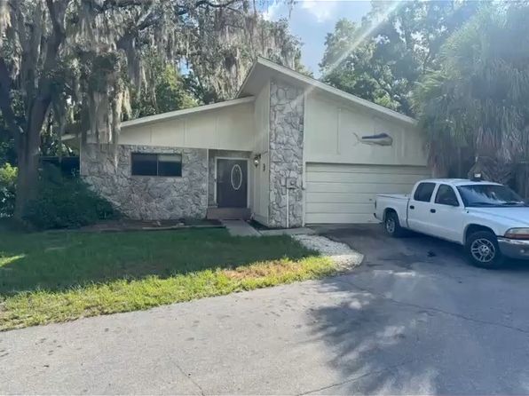 3 Moser Ct S
