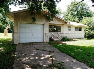 512 E Main St, Tecumseh, OK 74873